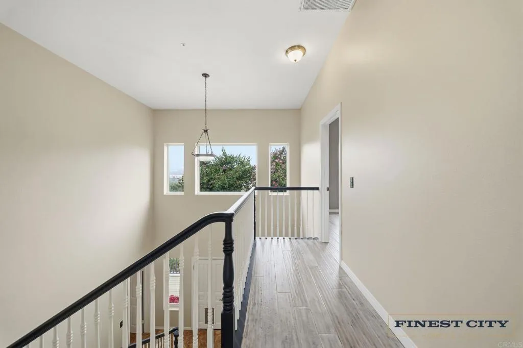 https://cdn.realtyfeed.com/cdn/127/306599935/ac0c1c069c438dbdbb956595700fe7e0.webp