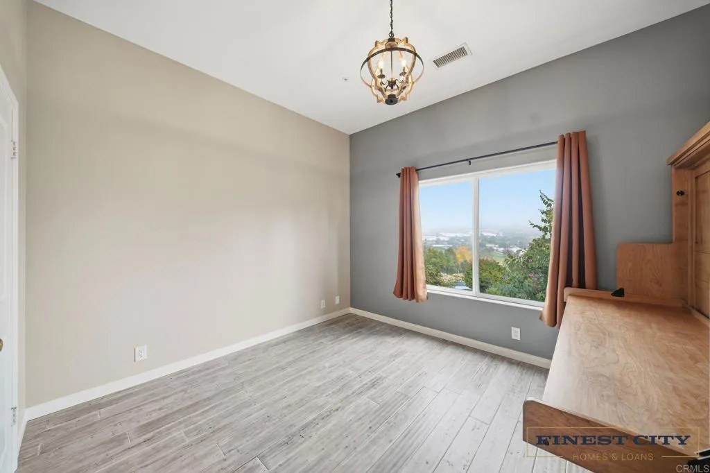 https://cdn.realtyfeed.com/cdn/127/306599935/db80a4a179e07646f0da1f0a4ecbc60e.webp