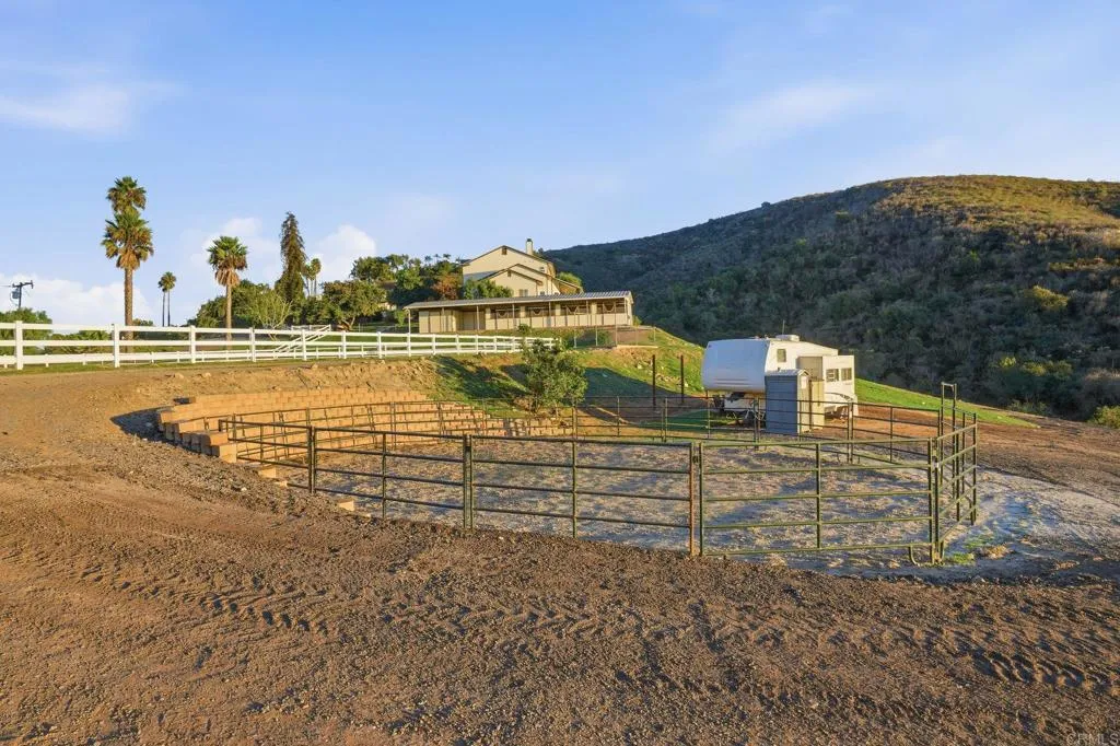 https://cdn.realtyfeed.com/cdn/127/306599935/ed4bd8dfac28458639472b2eb6f21d99.webp