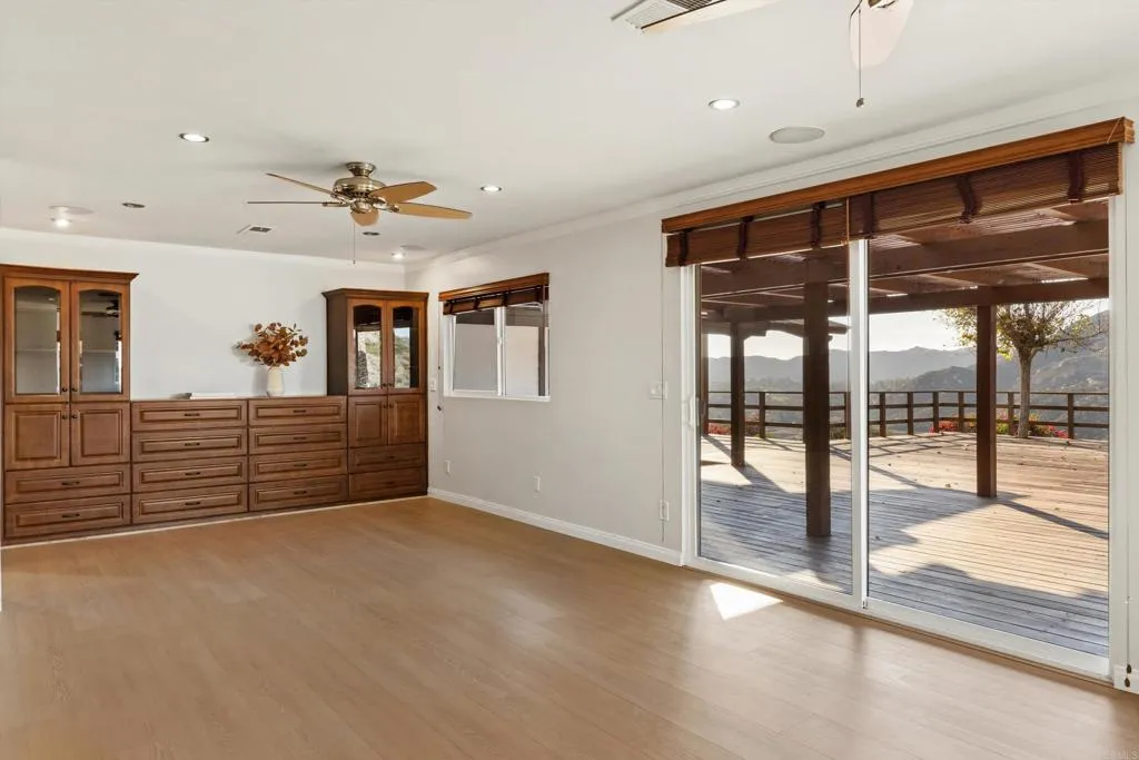 https://cdn.realtyfeed.com/cdn/127/306600012/4237e1f7db94a6cc69c4661636e80b4c.webp