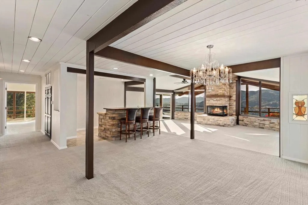 https://cdn.realtyfeed.com/cdn/127/306600012/55756339e55dc0cace5a51874b17aeff.webp