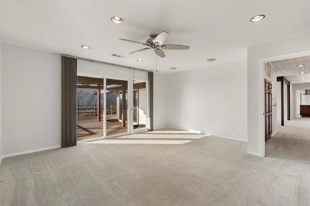 https://cdn.realtyfeed.com/cdn/127/306600012/946c0b4ba14382b6989861635e4b66e7.webp
