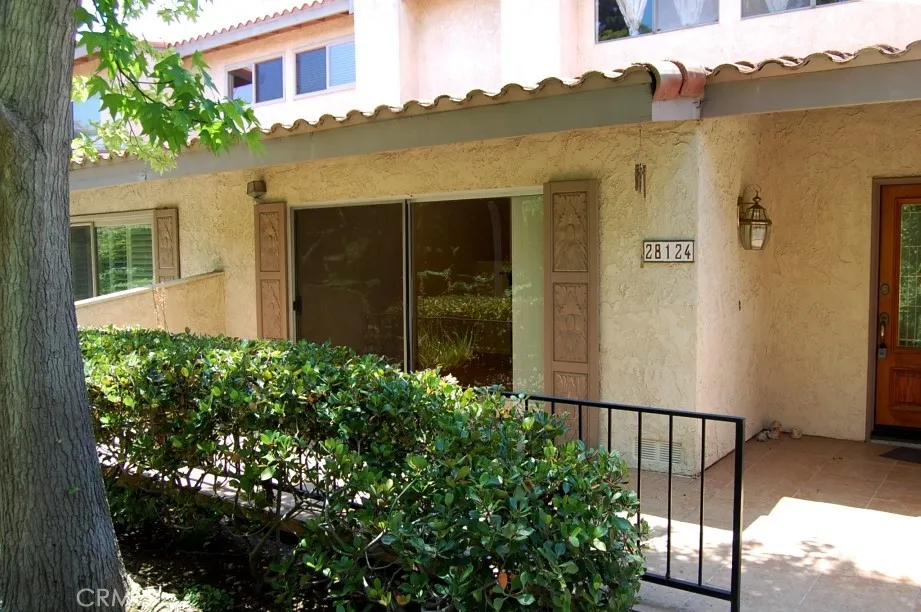 28124 Ridgethorne Court