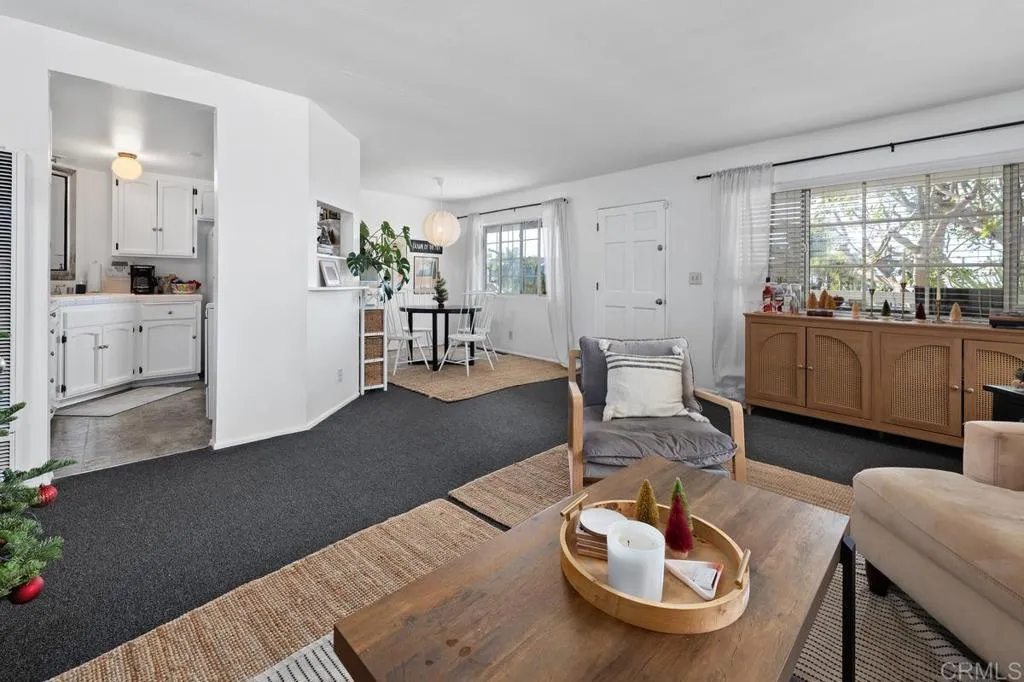 https://cdn.realtyfeed.com/cdn/127/306600170/dda7da64ae6da58961b928110ed1246e.webp