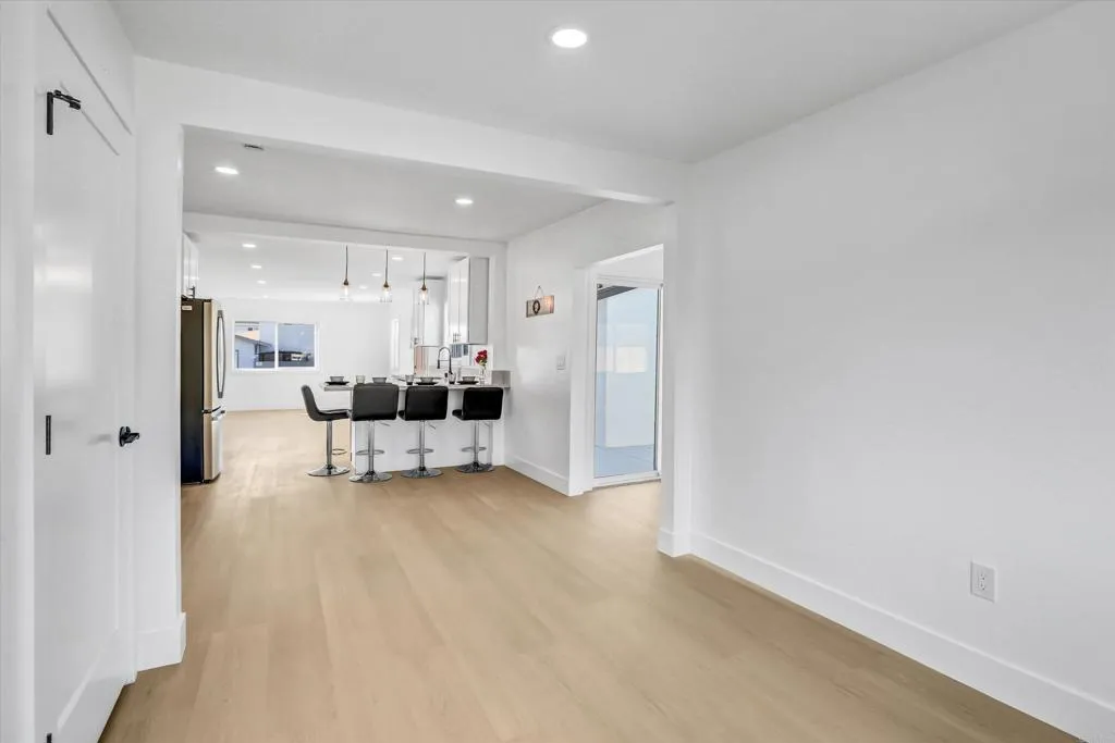 https://cdn.realtyfeed.com/cdn/127/306600209/63827523c768b13937e8e6d4856c80fc.webp