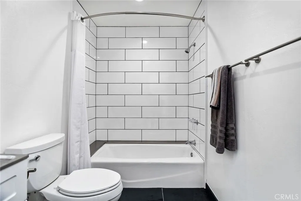https://cdn.realtyfeed.com/cdn/127/306600234/04a72c66261ea1cf39556aaa0114632d.webp