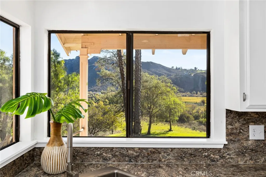 https://cdn.realtyfeed.com/cdn/127/306600234/21a3dec7f404806ff96ee9e5ccedd017.webp