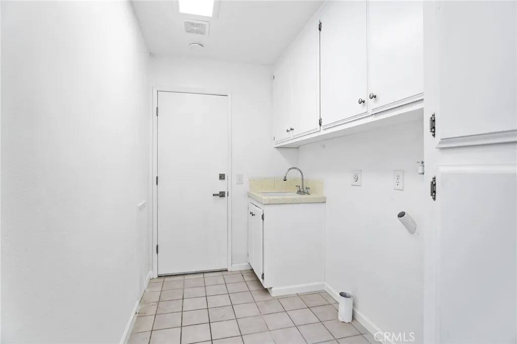 https://cdn.realtyfeed.com/cdn/127/306600234/46e0bc0620422df77f710c111654aa9f.webp