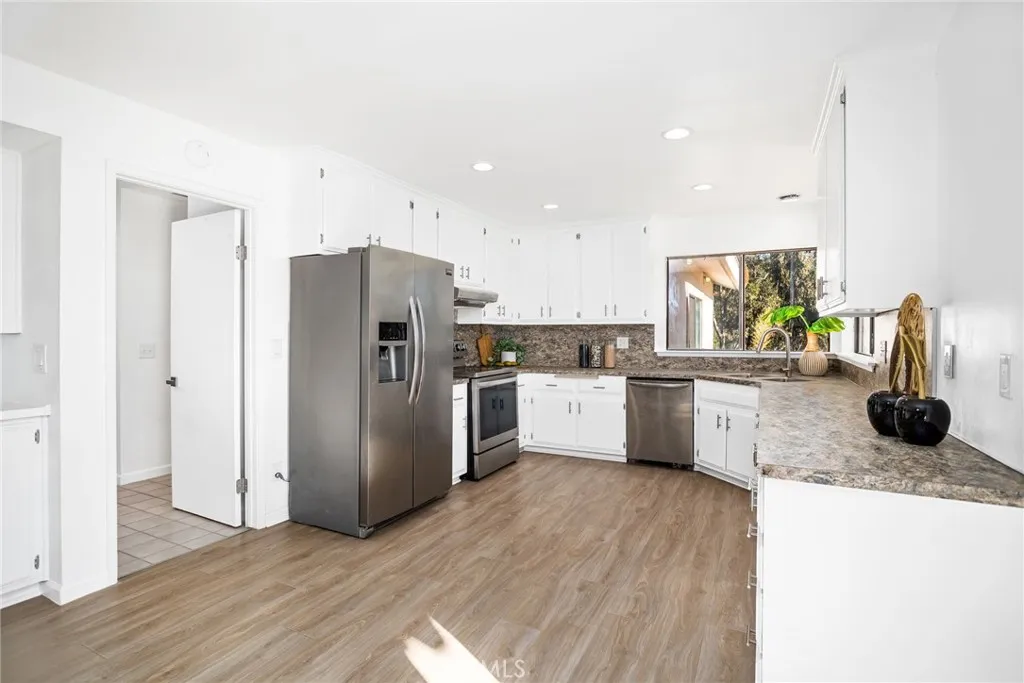 https://cdn.realtyfeed.com/cdn/127/306600234/f53f3e6ff0e6c1369a85485c07910baf.webp