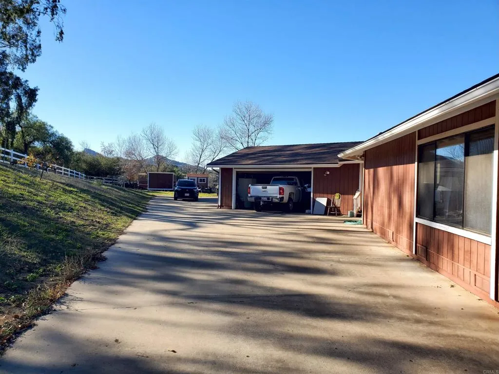 https://cdn.realtyfeed.com/cdn/127/306600309/0e56dfec77caf150ac09d8813b92f888.webp
