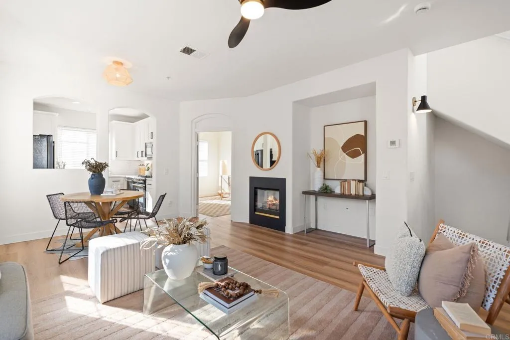 https://cdn.realtyfeed.com/cdn/127/306600338/c0f0d9253e0edba37a5a727d2750e7f7.webp