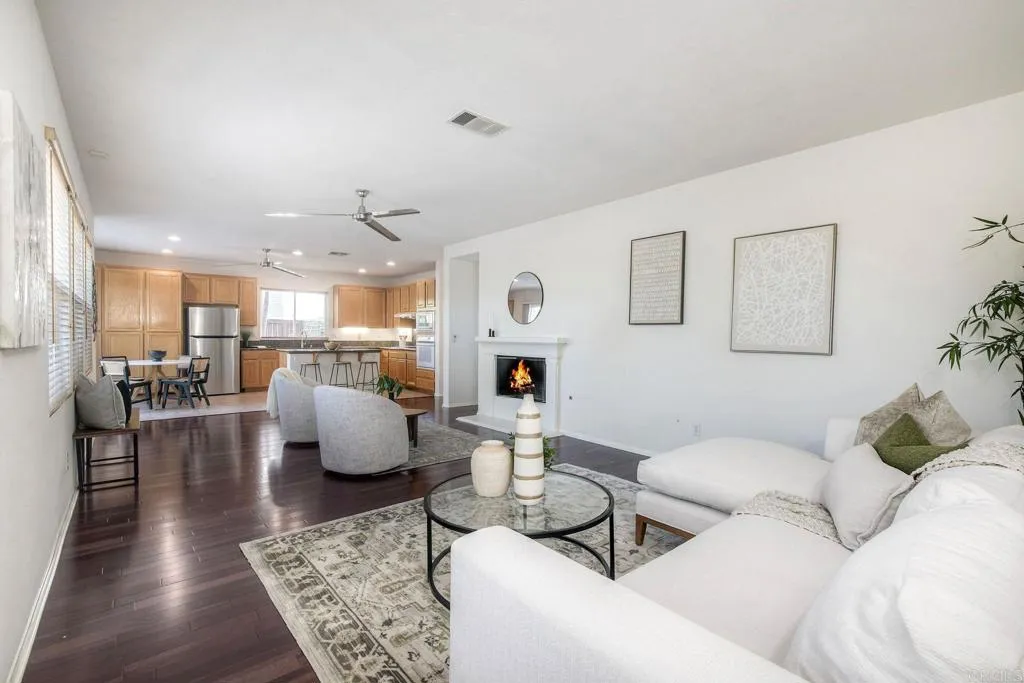 https://cdn.realtyfeed.com/cdn/127/306600365/d57816273aaf41b45ad369ef931811cb.webp