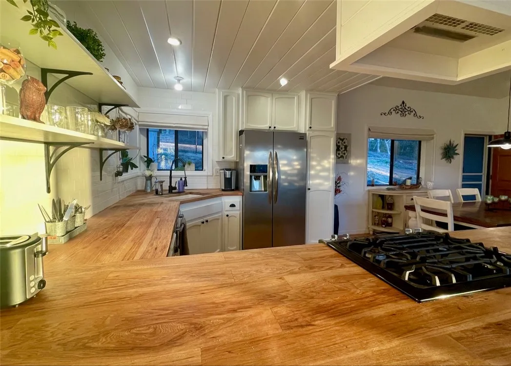 https://cdn.realtyfeed.com/cdn/127/306600407/3ce70cfb67525dab50207b11945fc198.webp