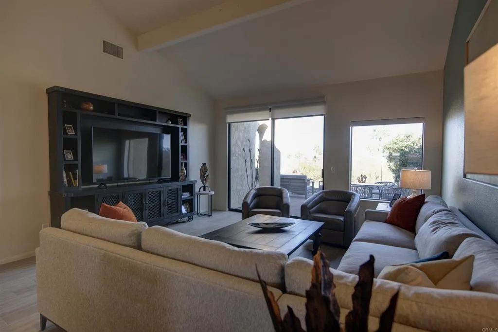 https://cdn.realtyfeed.com/cdn/127/306600442/42cf044e1b054ba87528f2749c417b44.webp