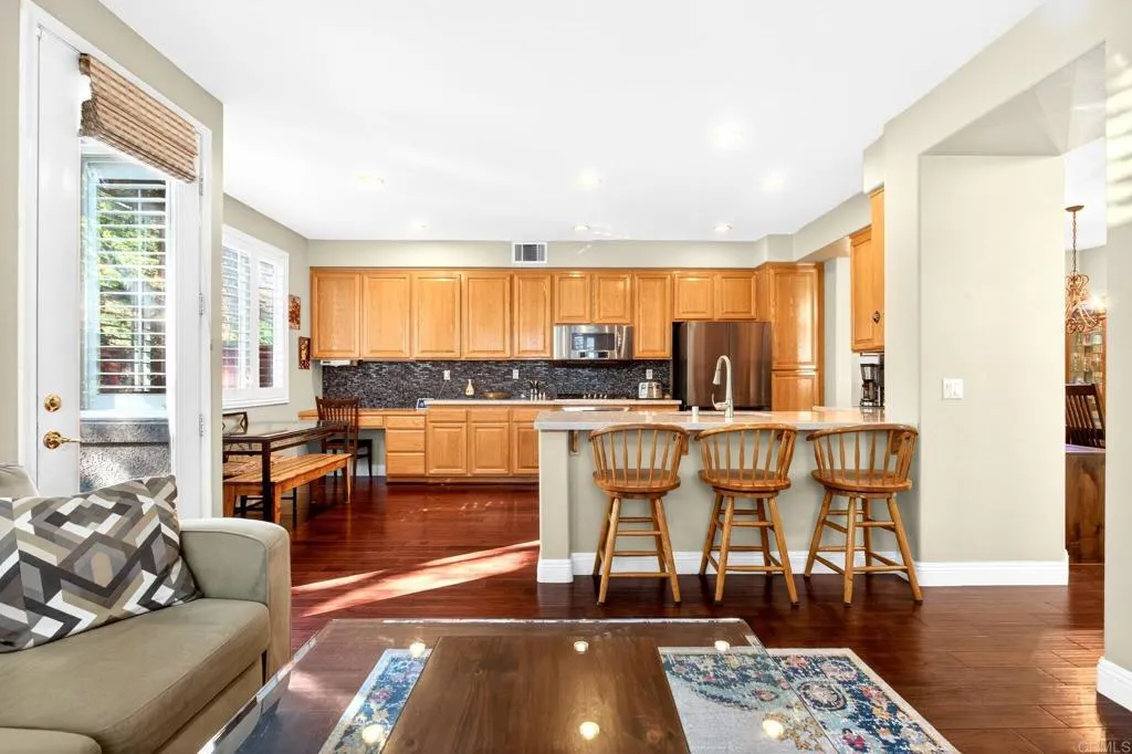 https://cdn.realtyfeed.com/cdn/127/306600731/0fc20a628eaf1359f6b82a7314a1697a.webp