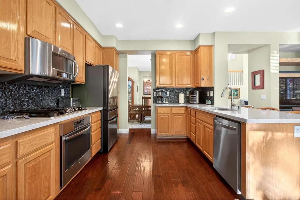 https://cdn.realtyfeed.com/cdn/127/306600731/8d999aec06dbe5f6a09456a50bd02ef8.webp