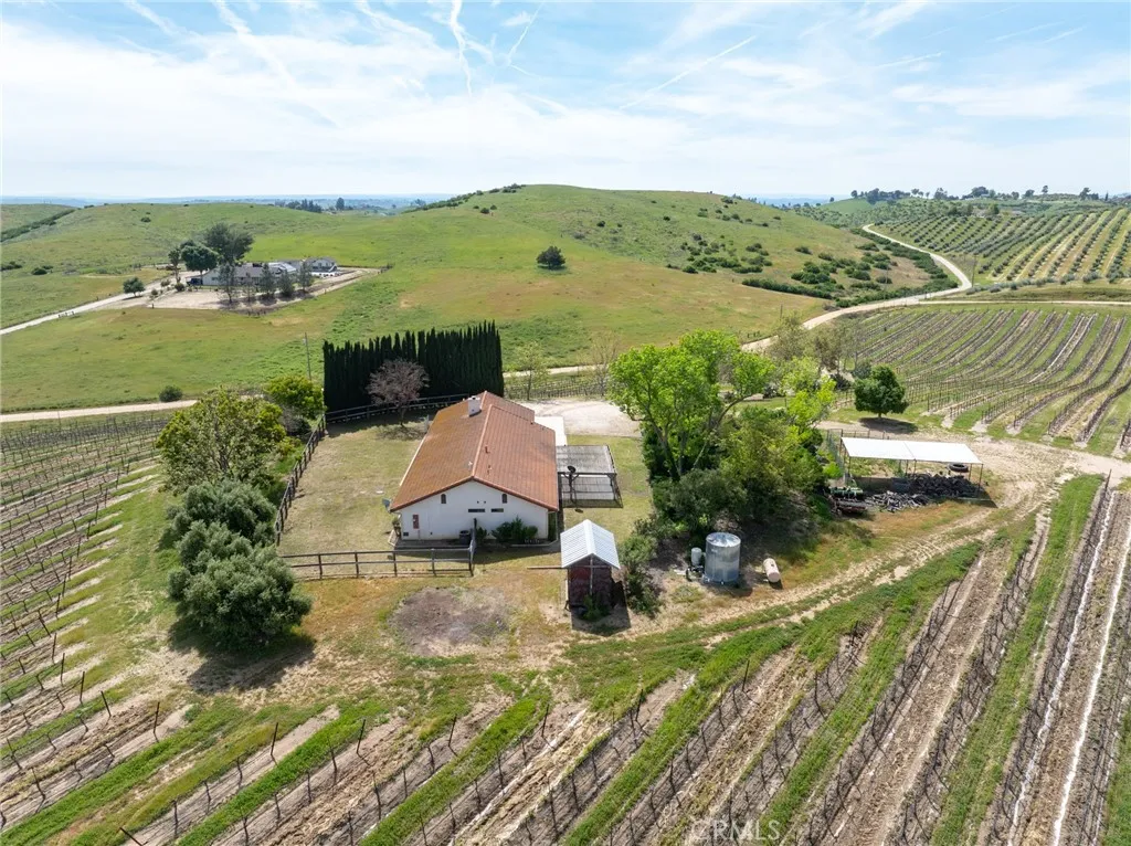 1375 Grana Place, San Miguel, CA 93451