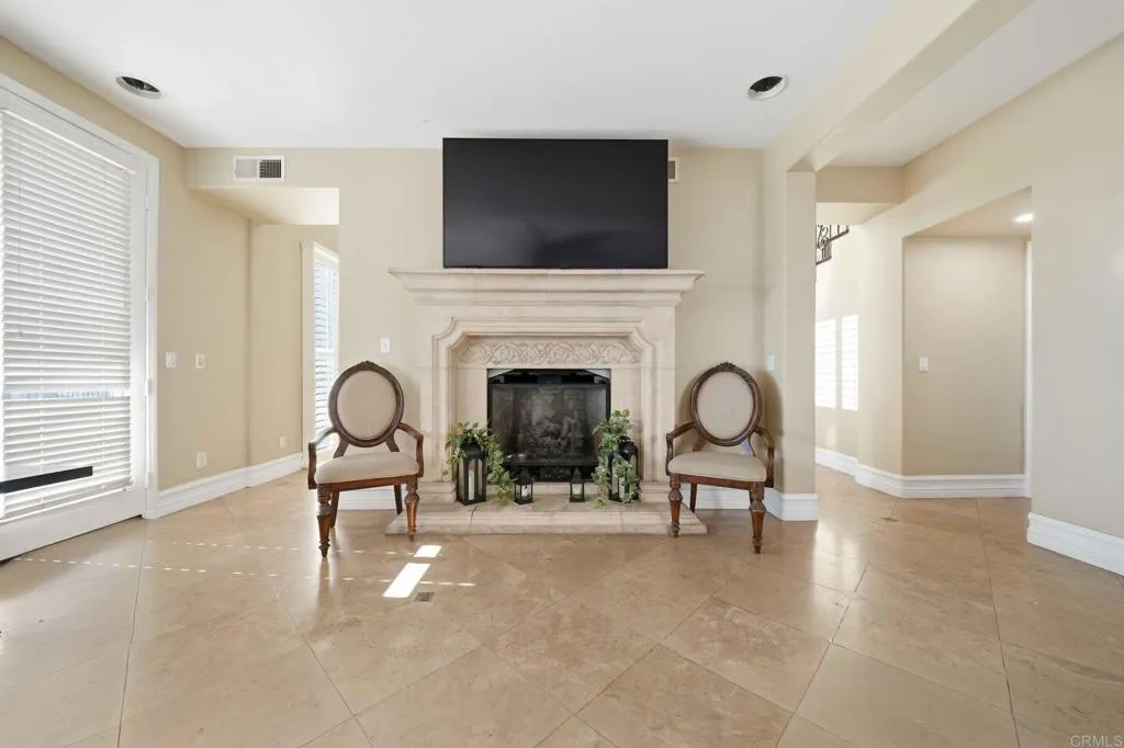 https://cdn.realtyfeed.com/cdn/127/306600978/d36f204df3512b7b9452ba37873341bf.webp