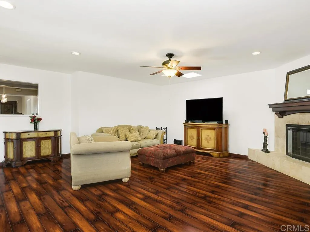 https://cdn.realtyfeed.com/cdn/127/306601063/b27337770215acad8f4edbce98c617ea.webp