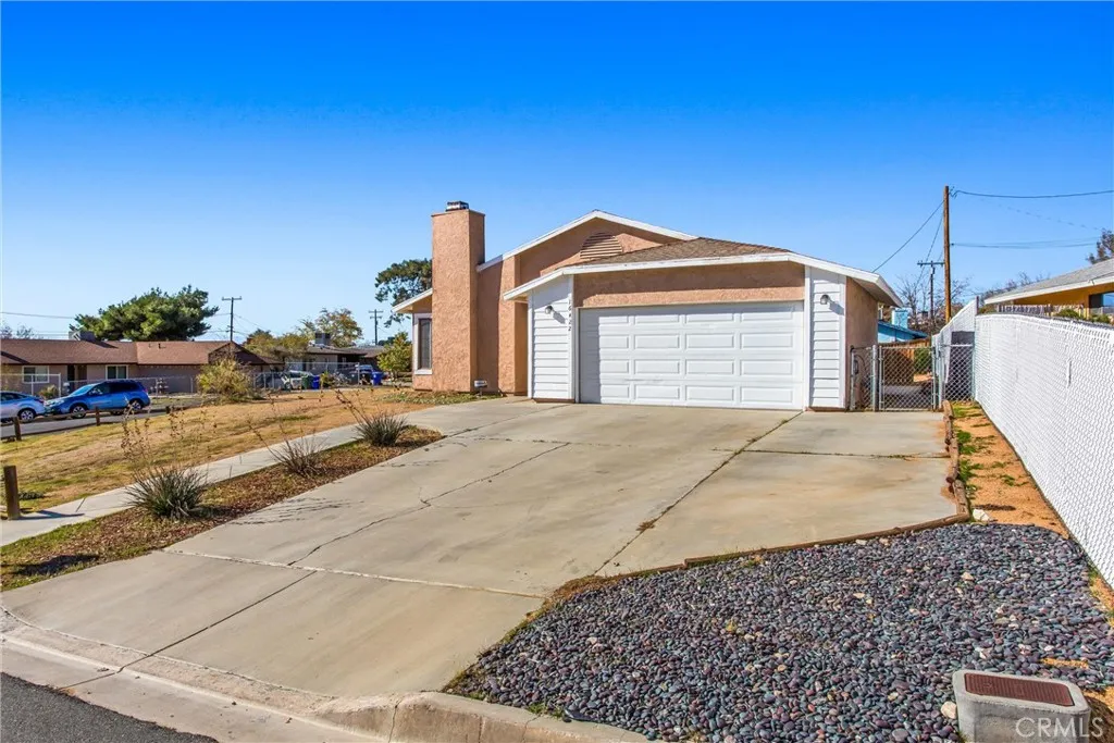 16422 Tolowa, Apple Valley, CA 92307 - Photo 2 of 35, Apple Valley, CA