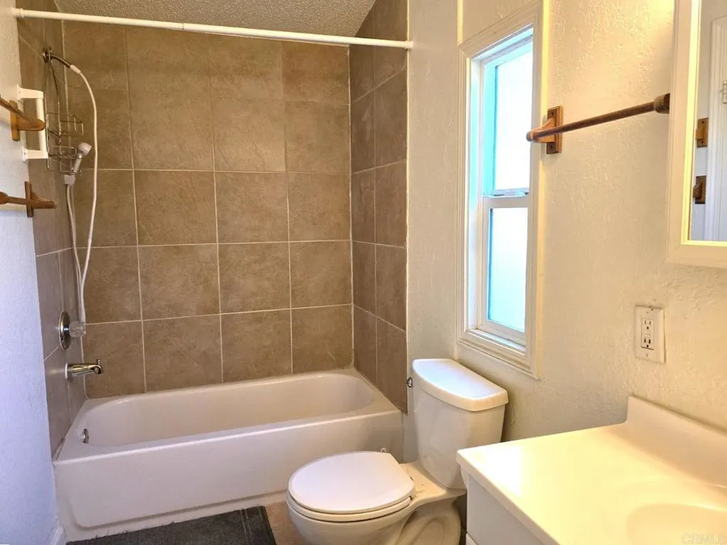 https://cdn.realtyfeed.com/cdn/127/306601246/a82a74be08bb9534c515b0556d1b4104.webp