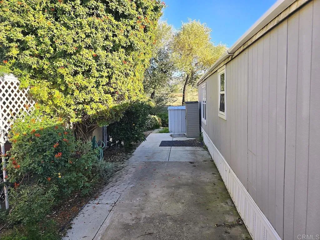 https://cdn.realtyfeed.com/cdn/127/306601246/b38fd2855c51cf4565a5cb0b1af7b351.webp