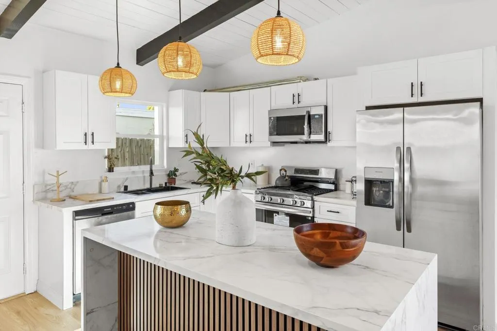 https://cdn.realtyfeed.com/cdn/127/306601352/9d6cde9b023613cdd68a3e2394d24800.webp