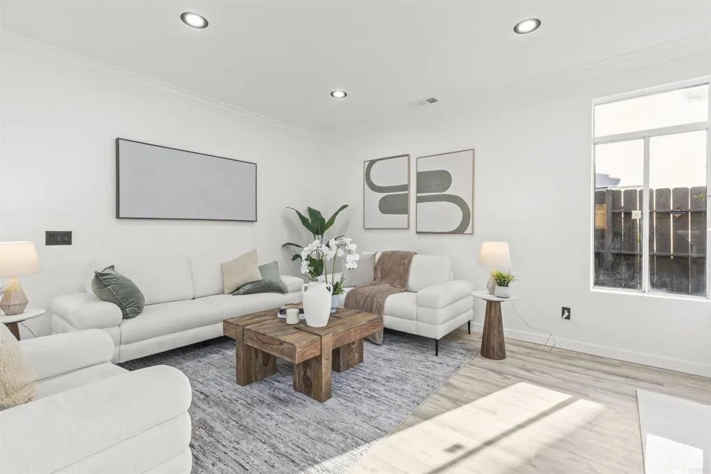https://cdn.realtyfeed.com/cdn/127/306601399/51f43d4d0149f458b68158472f0dba65.webp