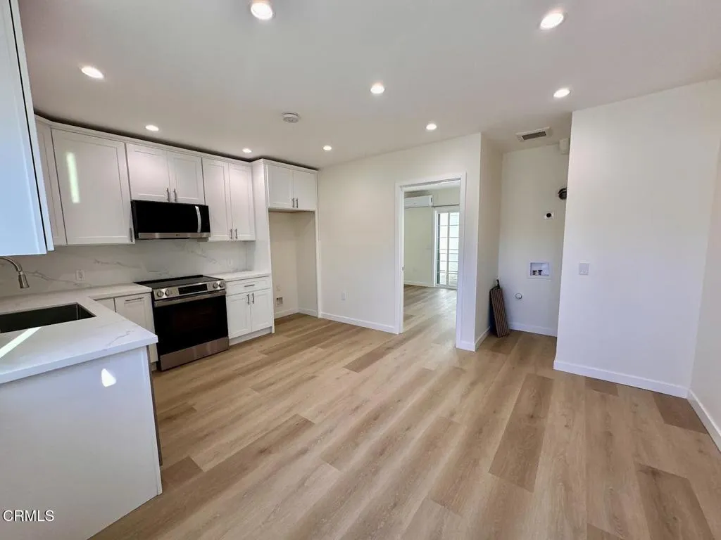 Northridge, CA 91325