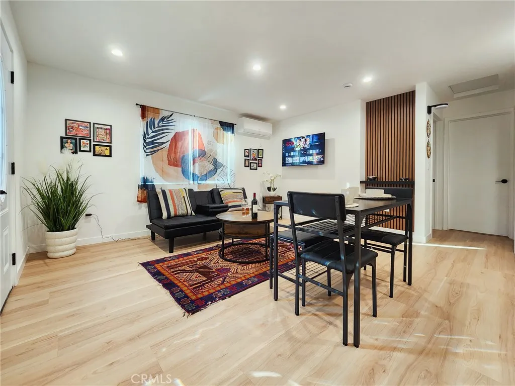 Canoga Park, CA 91303