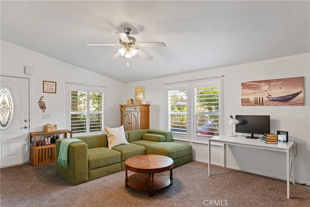 https://cdn.realtyfeed.com/cdn/127/306601717/636adcf2586785c78b0b68d5ae324044.webp