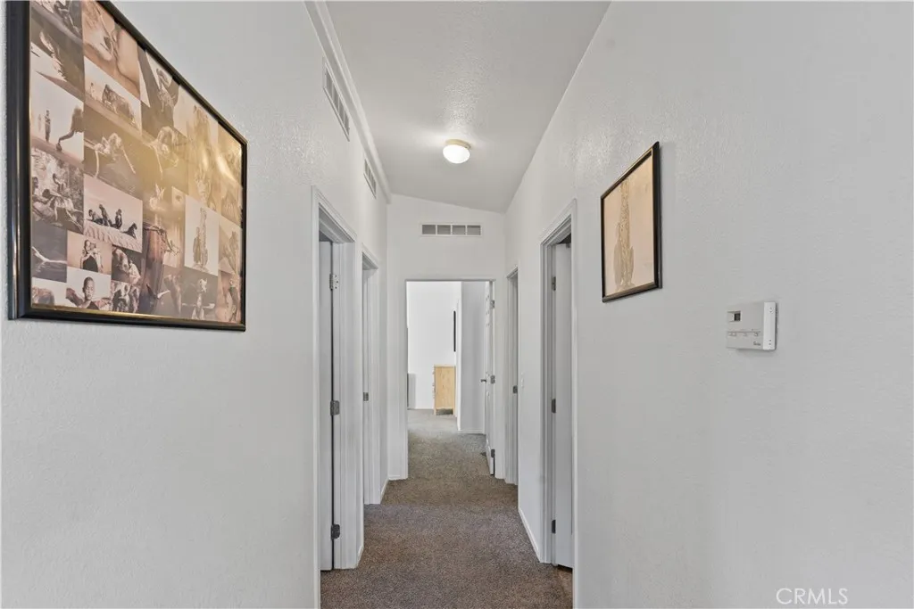 https://cdn.realtyfeed.com/cdn/127/306601717/8dd9411272cfa4f1d379f2bea70c0756.webp