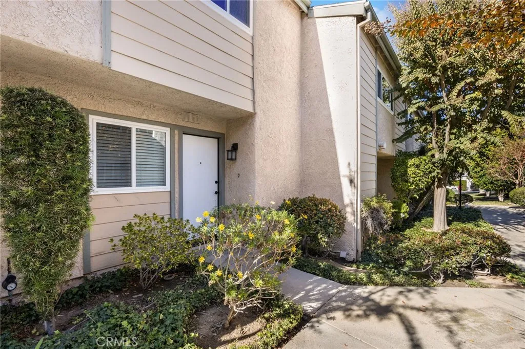 8347 Grenoble Street Unit 9, Sunland, CA 91040