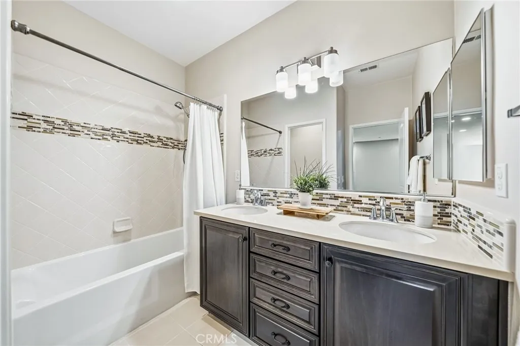 https://cdn.realtyfeed.com/cdn/127/306601728/2a964ac238fe869249b50339cb933e3e.webp