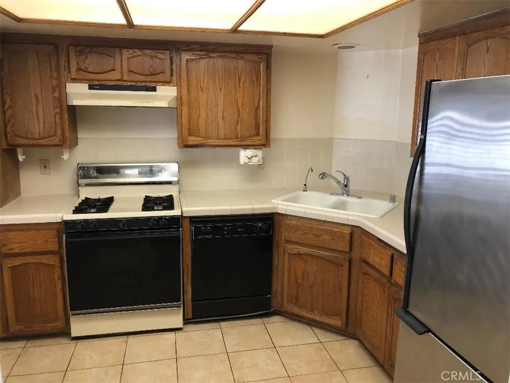 2248 Del Mar Unit 3, Montrose, CA 91020 - Photo 3 of 12, Montrose, CA