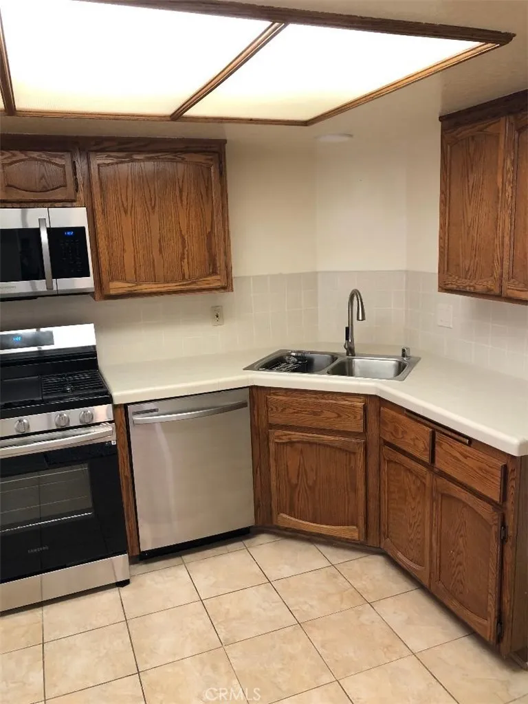 2248 Del Mar Unit 3, Montrose, CA 91020 - Photo 4 of 12, Montrose, CA