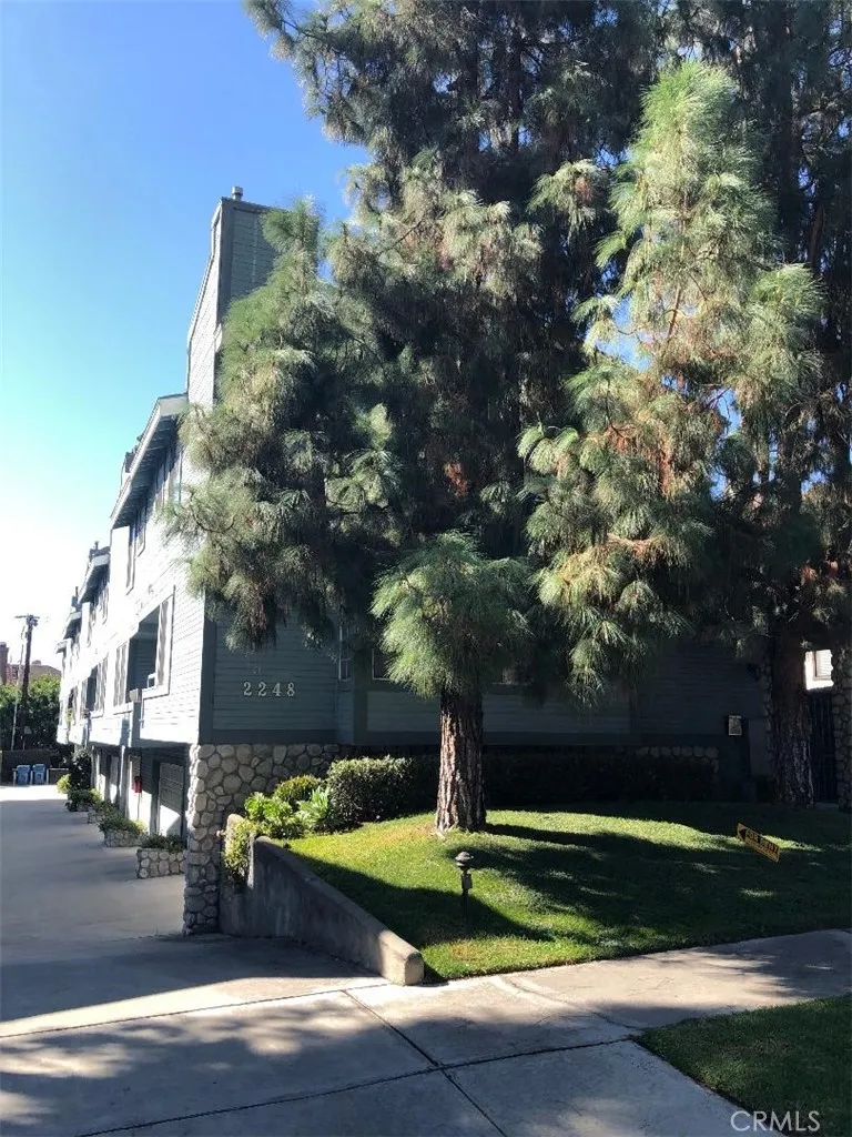 2248 Del Mar Unit 3, Montrose, CA 91020 - Photo 2 of 12, Montrose, CA