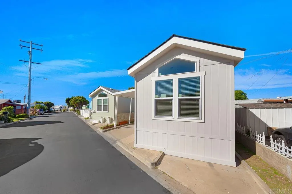 https://cdn.realtyfeed.com/cdn/127/306601998/7cab08344d5cb7ff72172f426dc1a525.webp