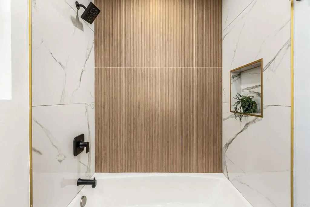 https://cdn.realtyfeed.com/cdn/127/306602108/083710deb47d395c26cf8cc2ae51f440.webp