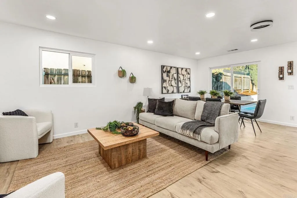 https://cdn.realtyfeed.com/cdn/127/306602108/31ad8ab24d04927d282d5ec030009391.webp