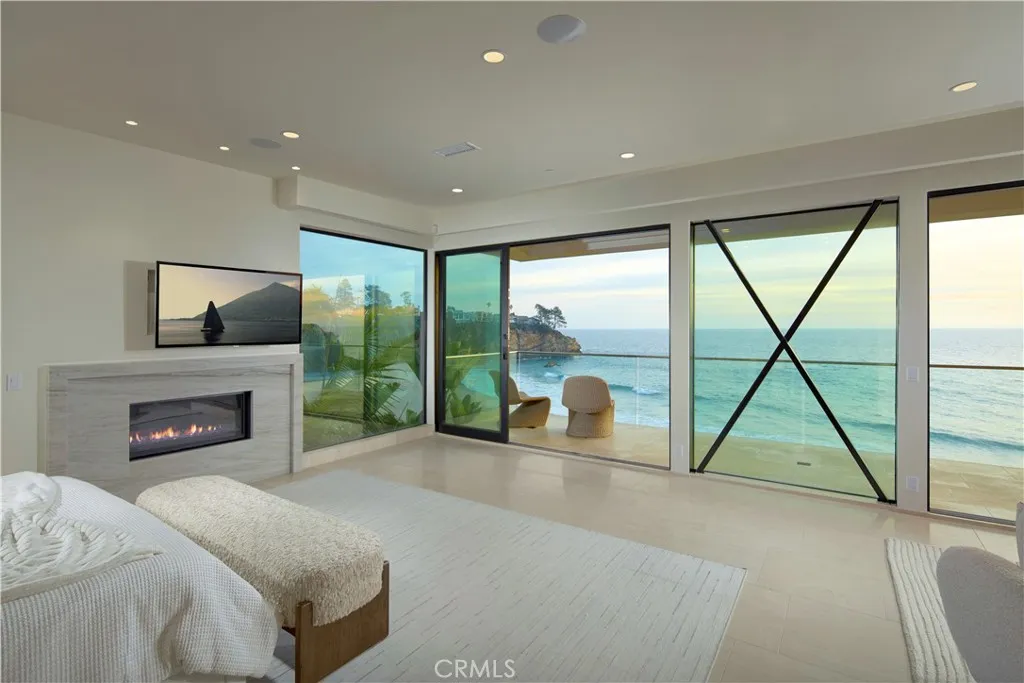 33 Bay Drive, Laguna Beach, CA, 92651