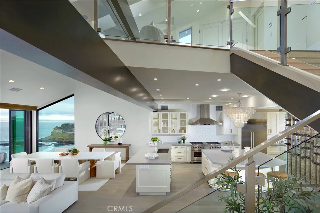 33 Bay Drive, Laguna Beach, CA, 92651