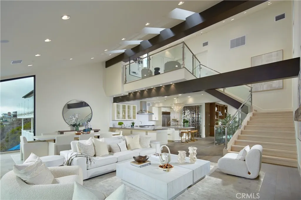 33 Bay Drive, Laguna Beach, CA, 92651