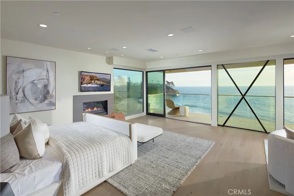33 Bay Drive, Laguna Beach, CA, 92651