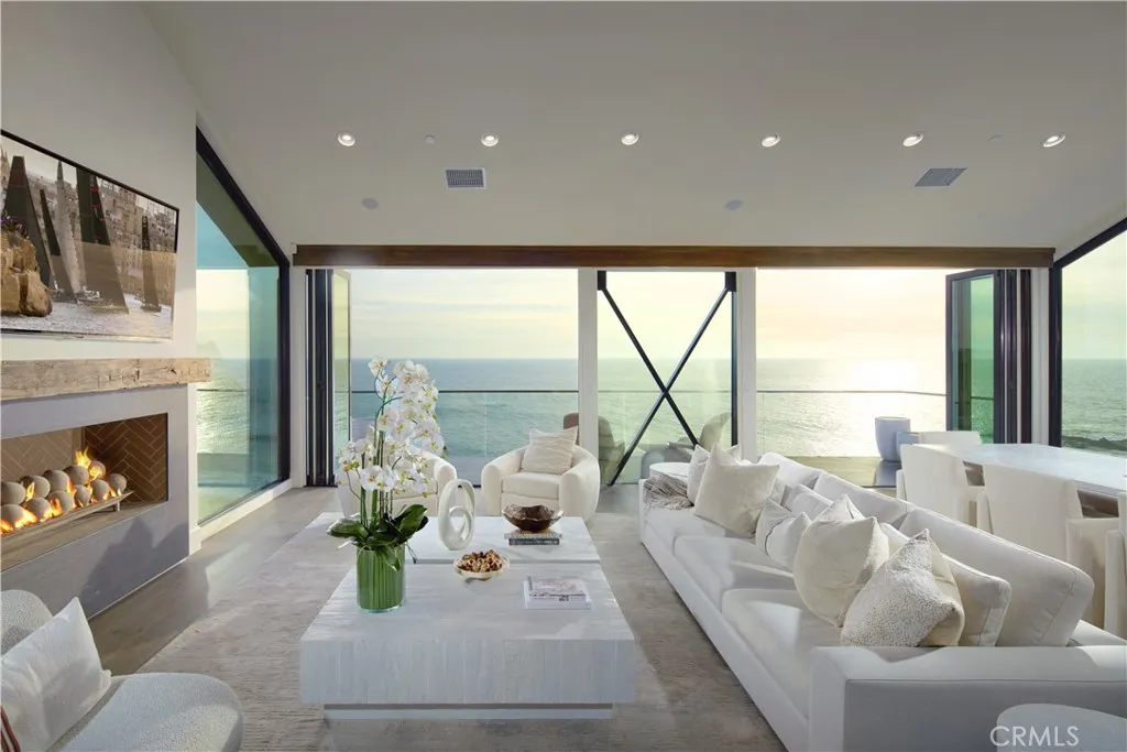33 Bay Drive, Laguna Beach, CA, 92651