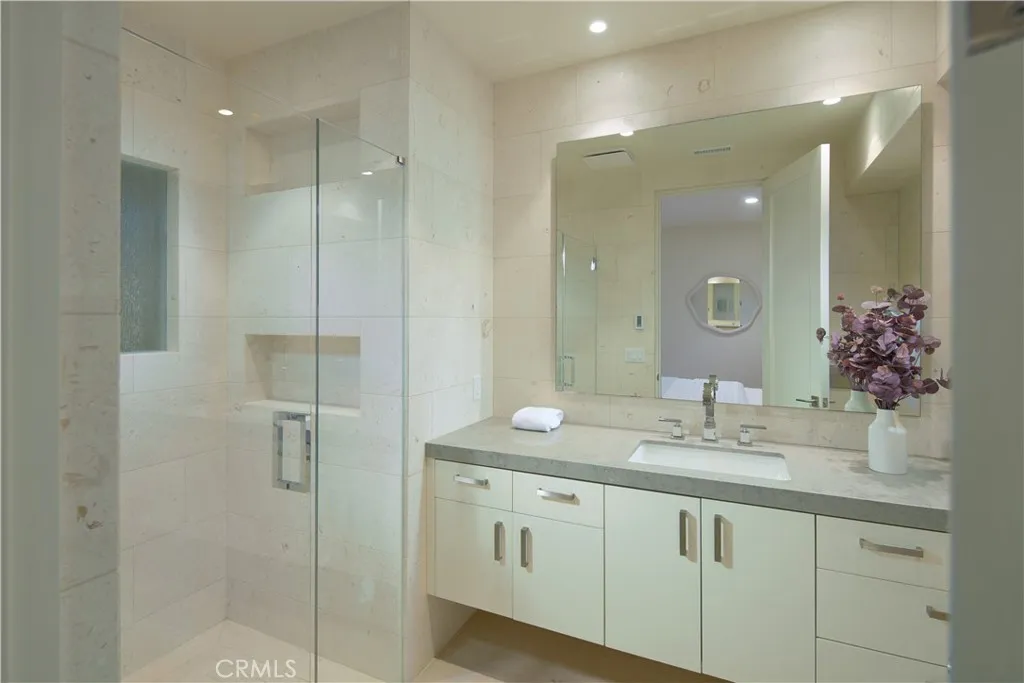 33 Bay Drive, Laguna Beach, CA, 92651