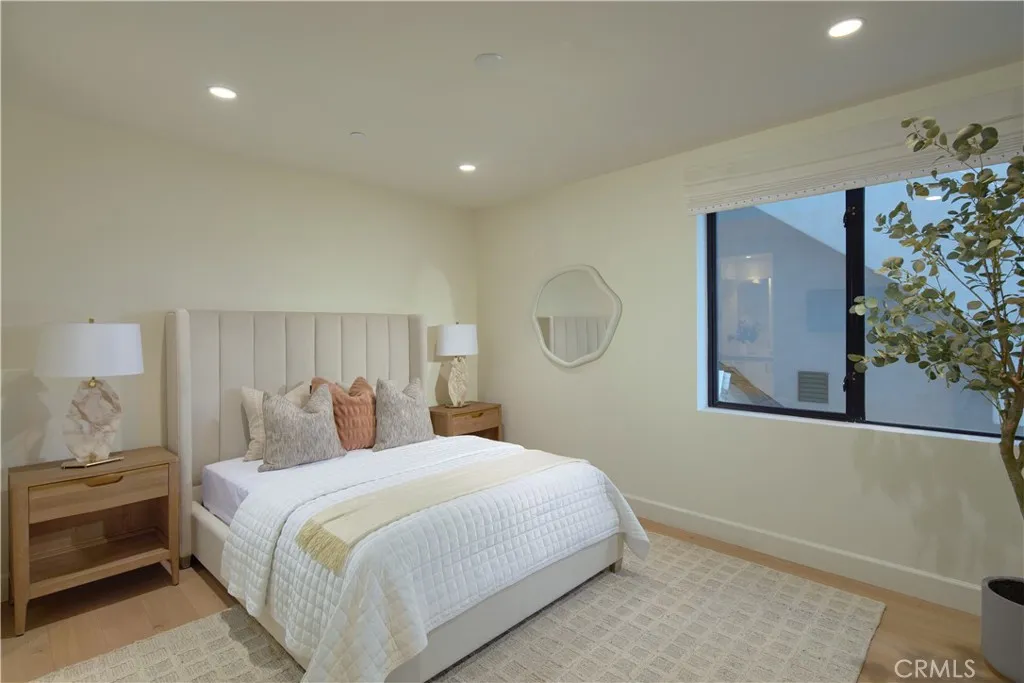 33 Bay Drive, Laguna Beach, CA, 92651