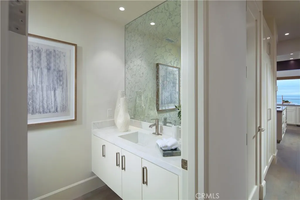 33 Bay Drive, Laguna Beach, CA, 92651