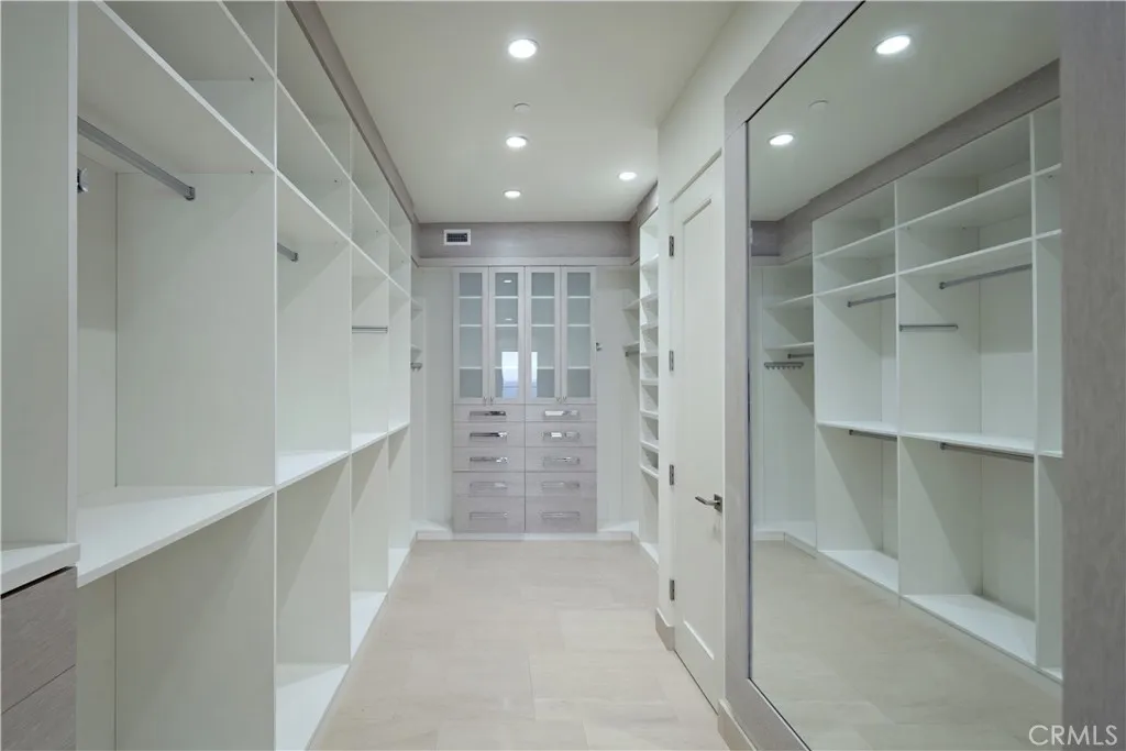 33 Bay Drive, Laguna Beach, CA, 92651