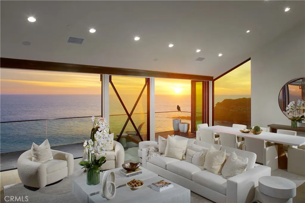 33 Bay Drive, Laguna Beach, CA, 92651